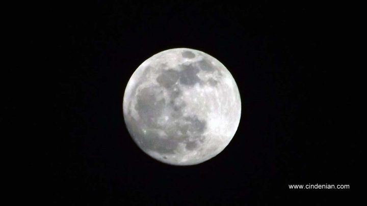 Contoh Foto Memotret Bulan Menggunakan Kamera Prosumer